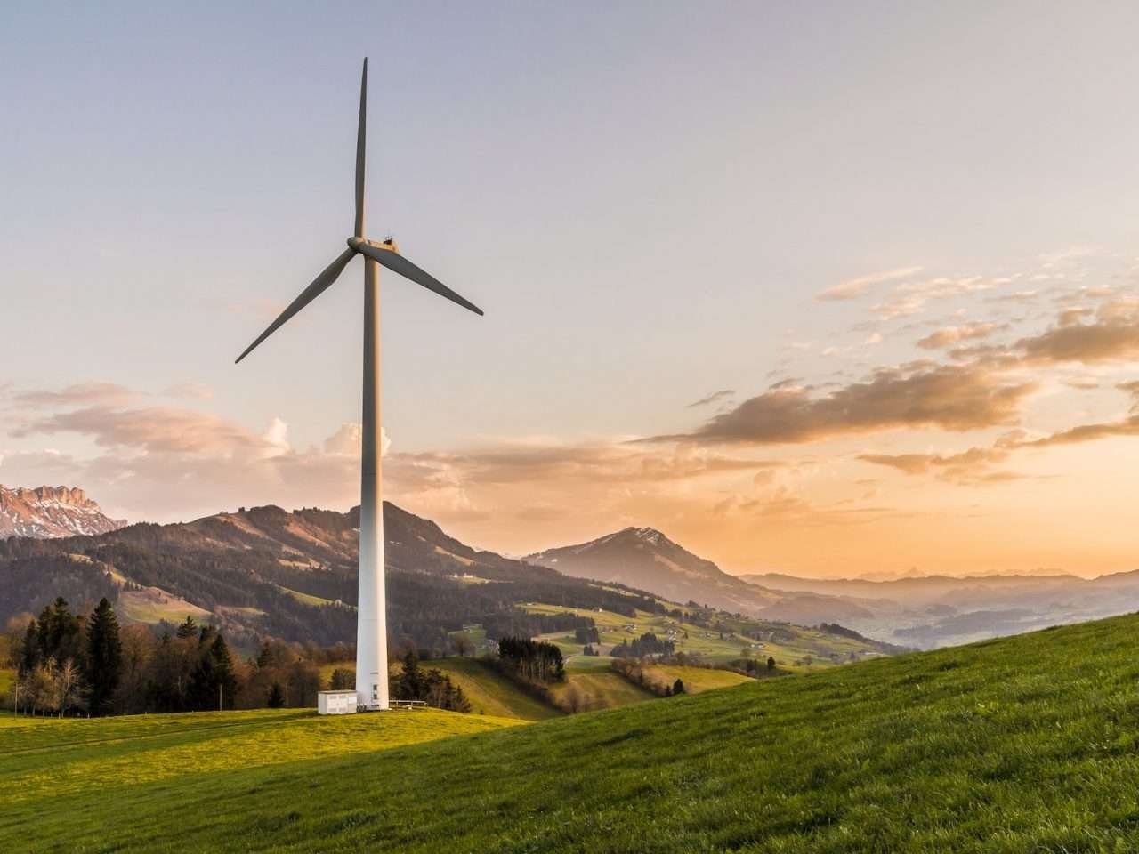https://mutrol.com/wp-content/uploads/2022/10/Energia-y-Recursos-Naturales-min-1280x960.jpg