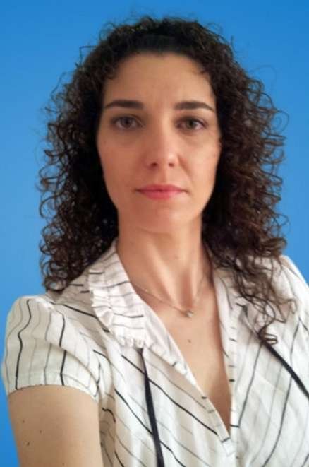 https://mutrol.com/wp-content/uploads/2022/11/dafne_dovllansky.jpg
